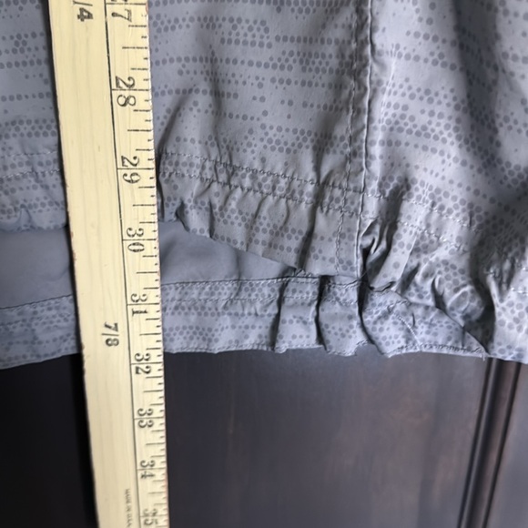 ASICS Men’s gray light rain jacket size XL - Picture 5 of 9